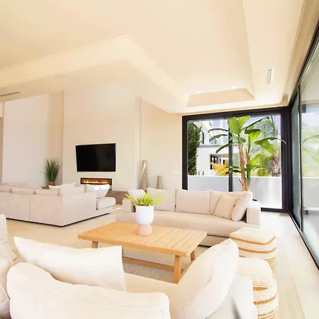 Vila Serenity Hill Estates